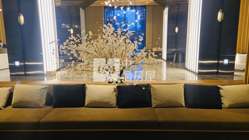 桃園A18高鐵站前兩房平面車位房屋室內格局與周邊環境