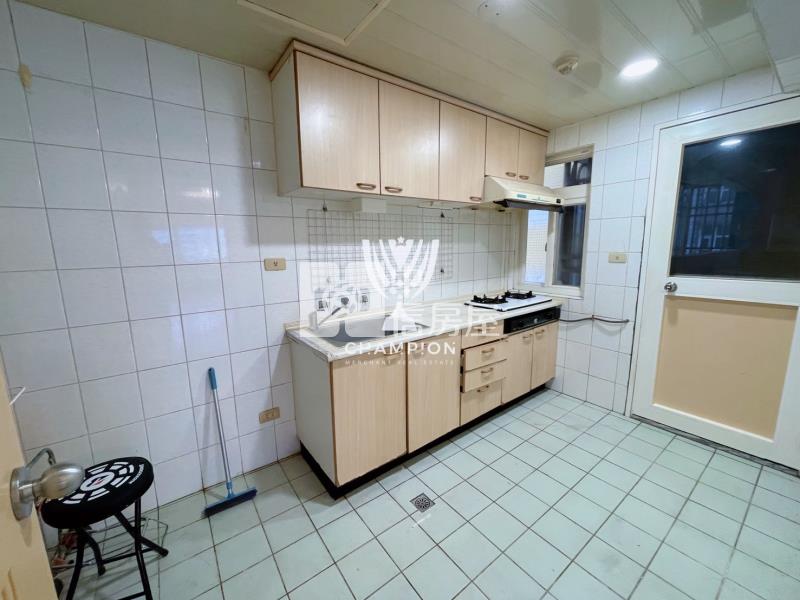 【冠軍】水美側海低總價大三房車房屋室內格局與周邊環境