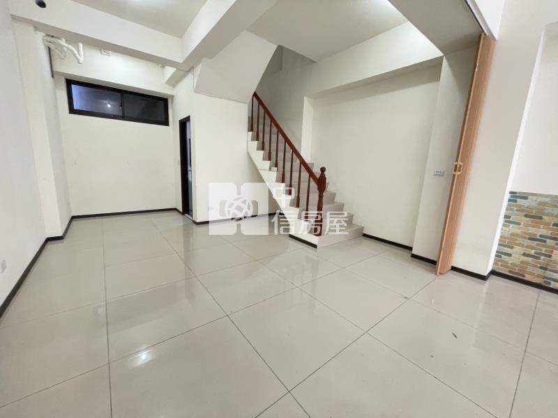 【安家】專任-平鎮鼎藏樸麗挑高店面1樓房屋室內格局與周邊環境