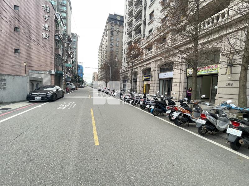 【安家】專任-平鎮鼎藏樸麗挑高店面1樓房屋室內格局與周邊環境