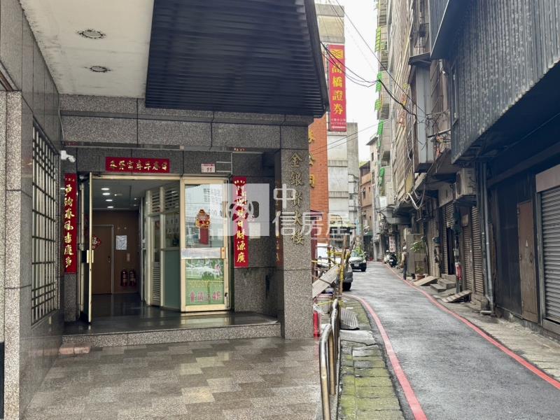 近中壢車站.A22捷運.國泰世華電梯套房房屋室內格局與周邊環境