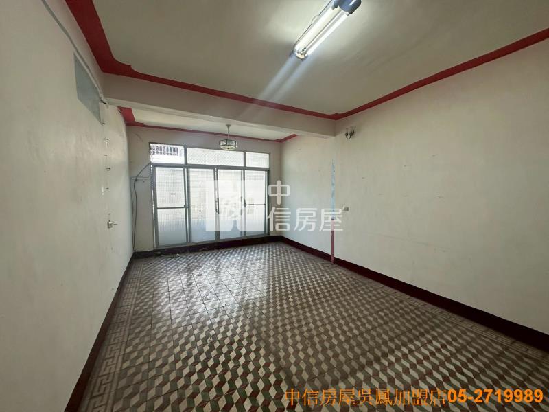 頂六穀倉星巴克車庫透天房屋室內格局與周邊環境