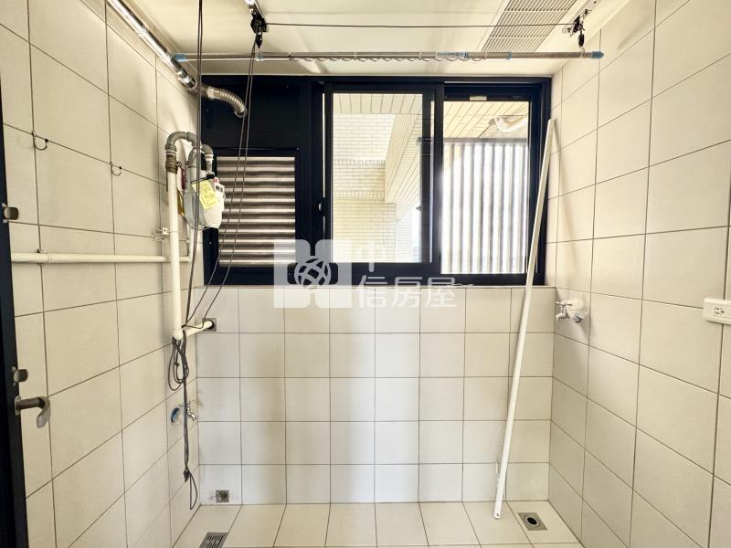 宏台松御兩房平車房屋室內格局與周邊環境