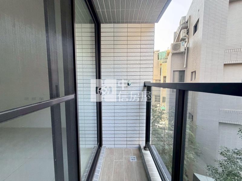 鴻邑璞樹謙里三房平車房屋室內格局與周邊環境