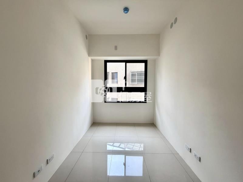 鴻邑璞樹謙里三房平車房屋室內格局與周邊環境