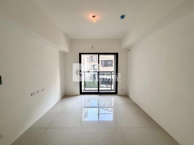 鴻邑璞樹謙里三房平車房屋室內格局與周邊環境