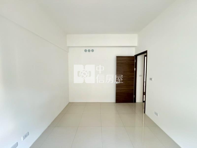 鴻邑璞樹謙里三房平車房屋室內格局與周邊環境