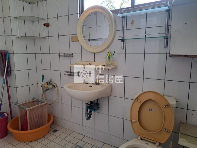 復華商圈朝南邊間店住房屋室內格局與周邊環境