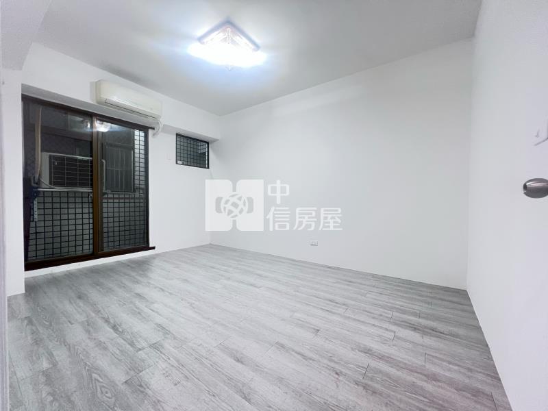 文心雙捷運站旁雙橡園3房車位房屋室內格局與周邊環境