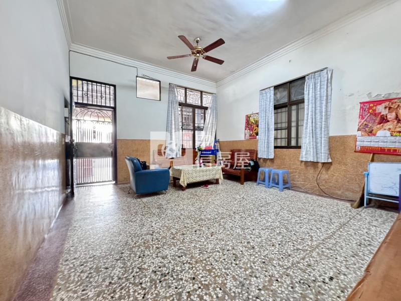 草屯完整學區邊間透天房屋室內格局與周邊環境