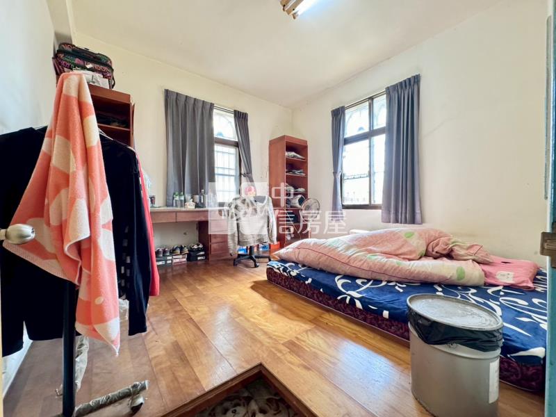 草屯完整學區邊間透天房屋室內格局與周邊環境