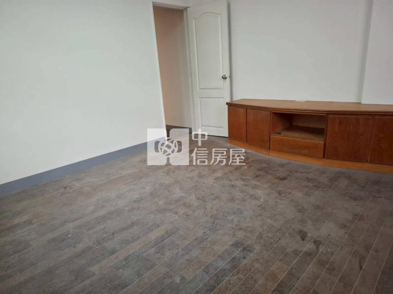 大灣國小邊間孝親車墅房屋室內格局與周邊環境