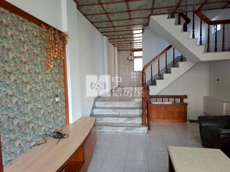 大灣國小邊間孝親車墅房屋室內格局與周邊環境