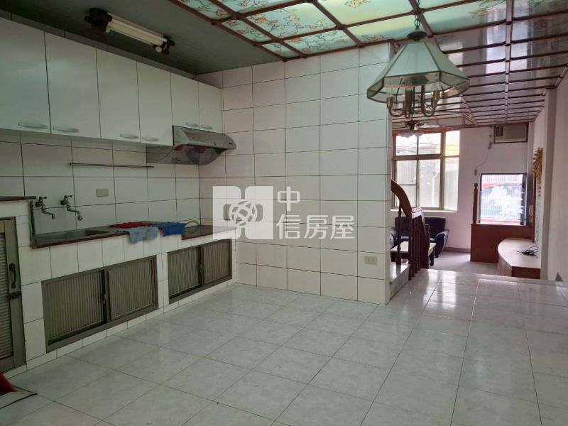 大灣國小邊間孝親車墅房屋室內格局與周邊環境