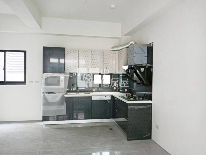 員林近中山路麥當勞旁全新美墅房屋室內格局與周邊環境