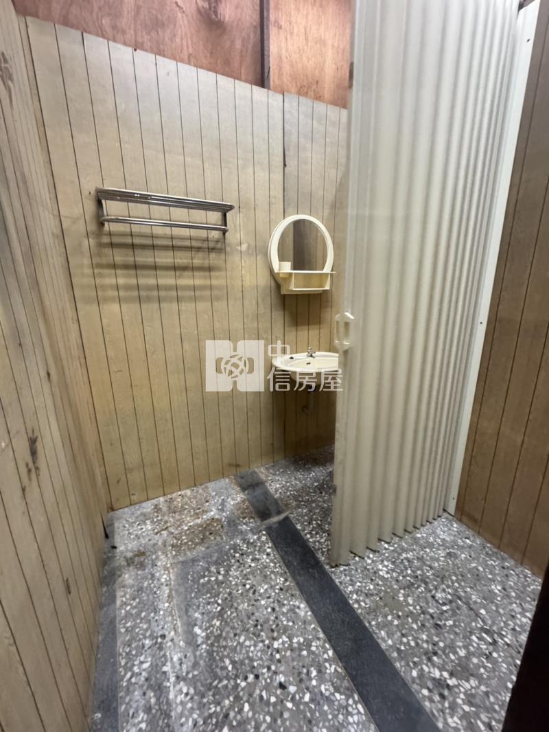 屏東火車站三角窗店面房屋室內格局與周邊環境