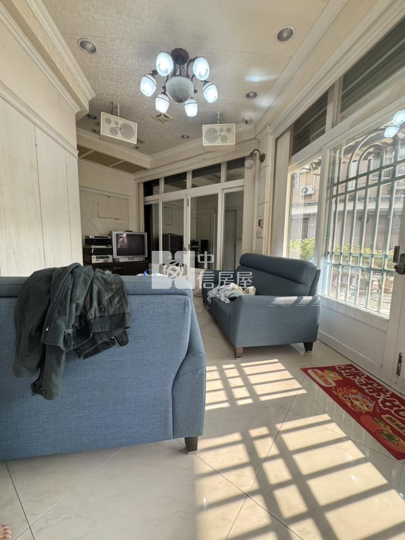 屏東火車站三角窗店面房屋室內格局與周邊環境