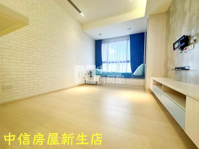 知名社區文心硯百萬裝潢2房2衛加車房屋室內格局與周邊環境