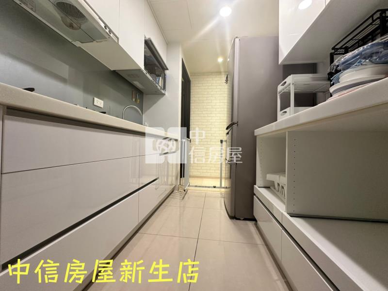 知名社區文心硯百萬裝潢2房2衛加車房屋室內格局與周邊環境