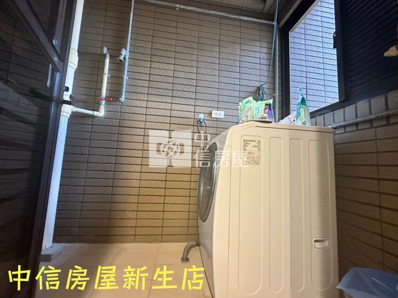 知名社區文心硯百萬裝潢2房2衛加車房屋室內格局與周邊環境