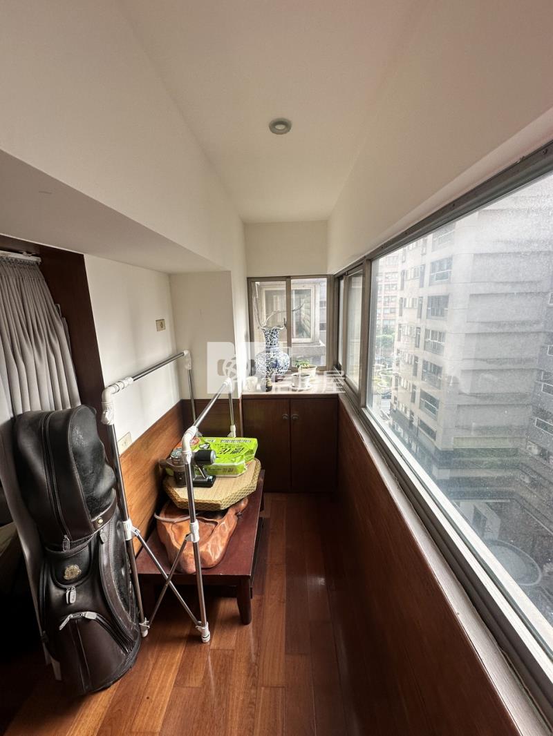 A21站電梯美大3房房屋室內格局與周邊環境