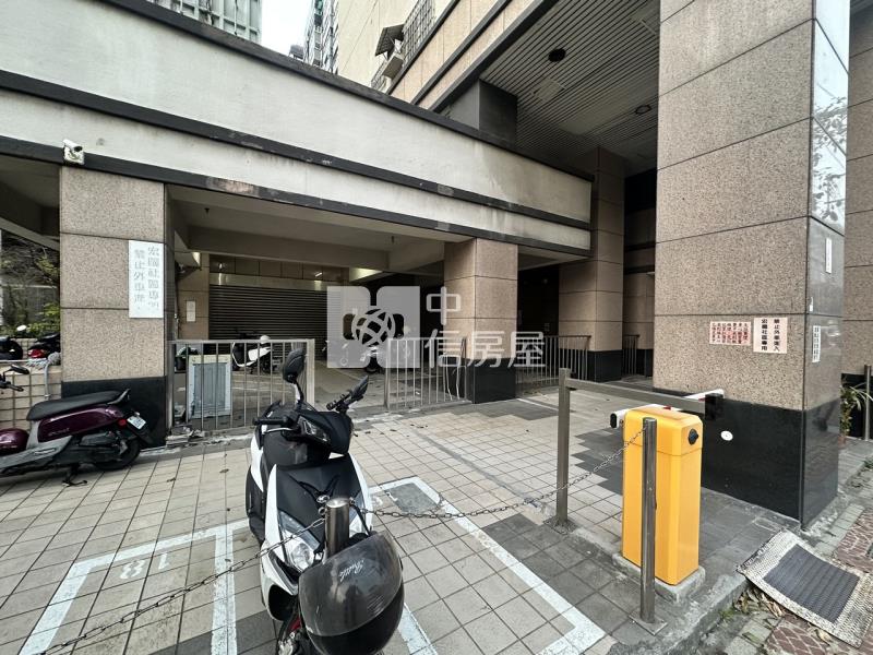 A21站電梯美大3房房屋室內格局與周邊環境