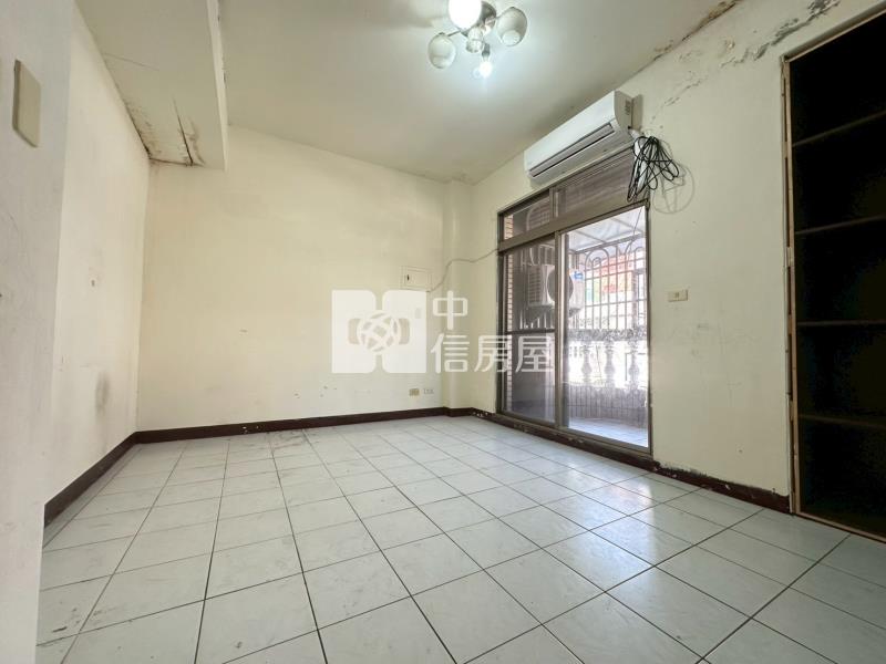 美群國小前院停車別墅房屋室內格局與周邊環境