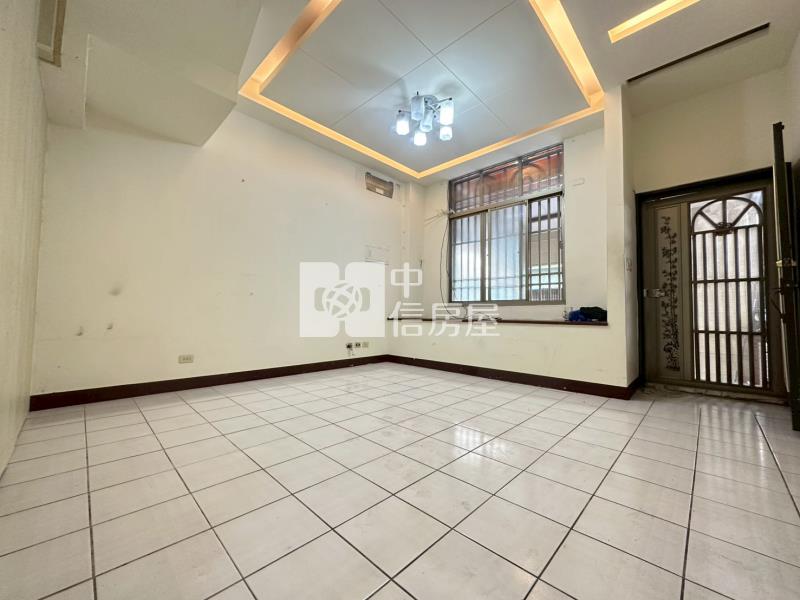 美群國小前院停車別墅房屋室內格局與周邊環境