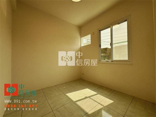 金世界忠義街車庫別墅房屋室內格局與周邊環境