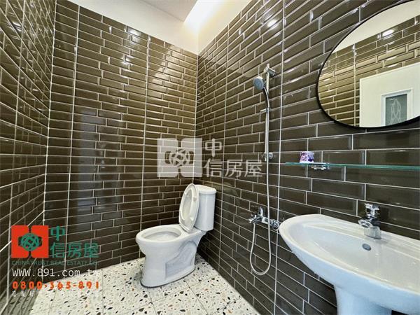 金世界忠義街車庫別墅房屋室內格局與周邊環境