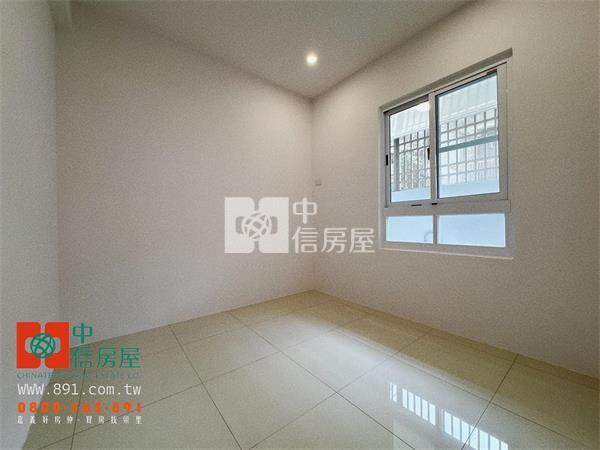 金世界忠義街車庫別墅房屋室內格局與周邊環境