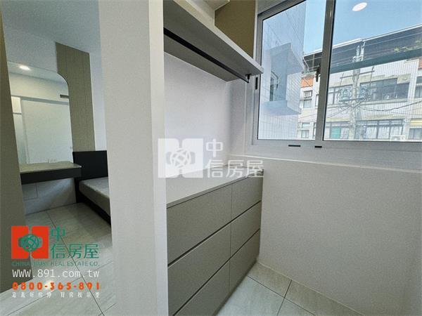 金世界忠義街車庫別墅房屋室內格局與周邊環境