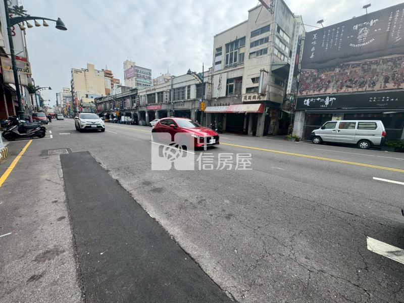 台灣大道捷運藍線角間金店面房屋室內格局與周邊環境