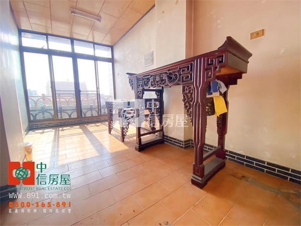 朴子山通路邊間店面房屋室內格局與周邊環境