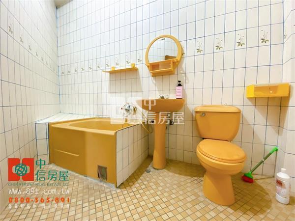 朴子山通路邊間店面房屋室內格局與周邊環境