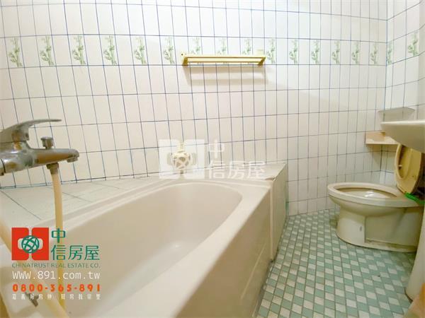 朴子山通路邊間店面房屋室內格局與周邊環境