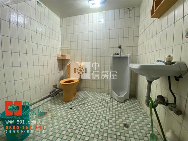 朴子山通路邊間店面房屋室內格局與周邊環境