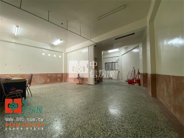 朴子山通路邊間店面房屋室內格局與周邊環境