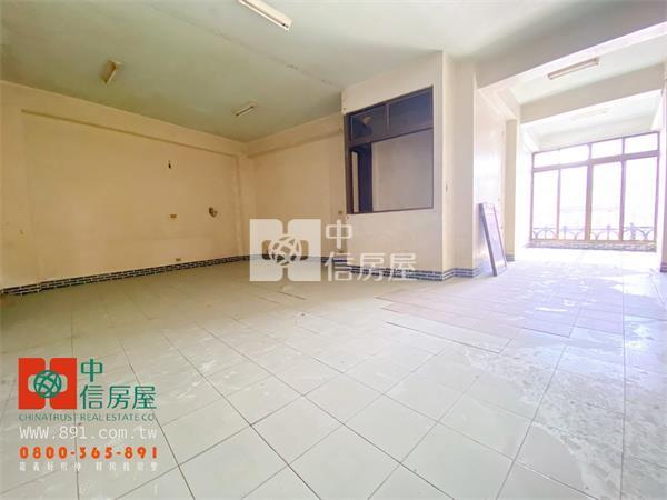 朴子山通路邊間店面房屋室內格局與周邊環境