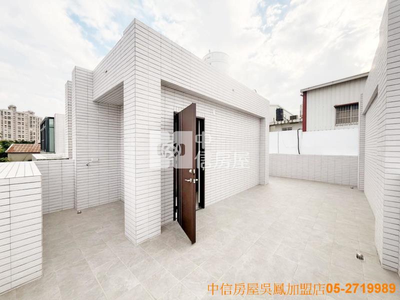 皇品飯店全新完工車庫別墅(1)房屋室內格局與周邊環境