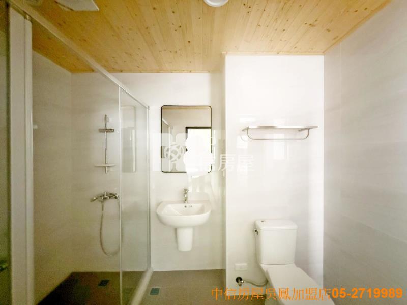 皇品飯店全新完工車庫別墅(1)房屋室內格局與周邊環境