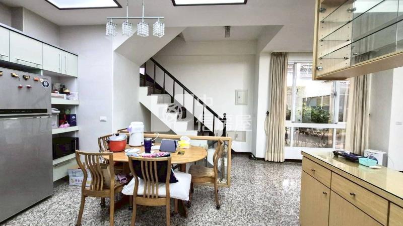 【奔馳】宜誠金品豪華双車別墅房屋室內格局與周邊環境