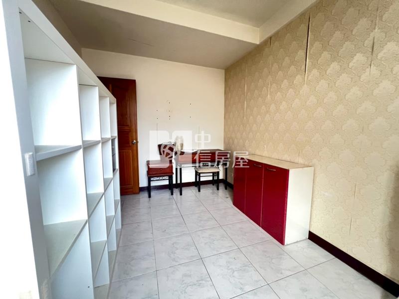 環中商圈紅透天花園別墅房屋室內格局與周邊環境