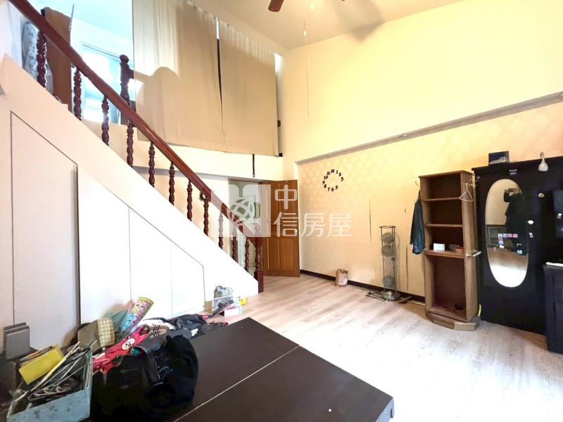 環中商圈紅透天花園別墅房屋室內格局與周邊環境