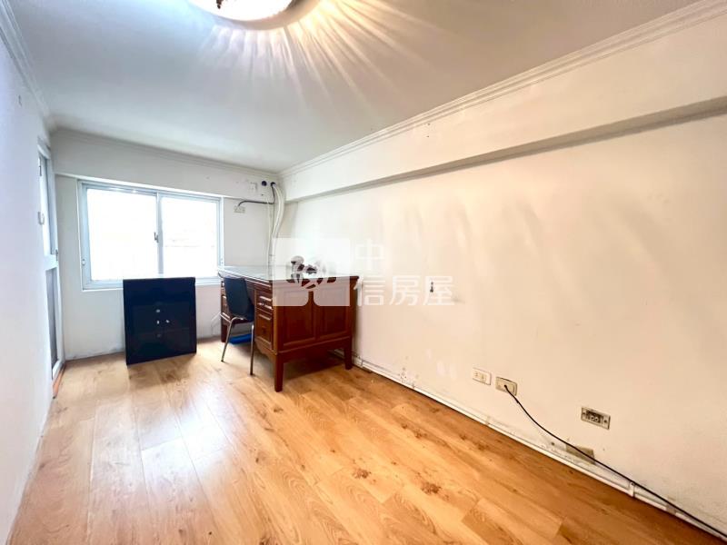 環中商圈紅透天花園別墅房屋室內格局與周邊環境