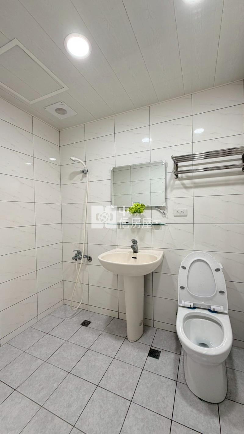 愛的世界松竹商圈三房+機上房屋室內格局與周邊環境