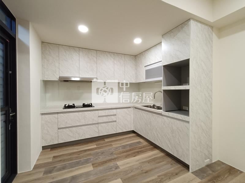 【神馬】近公園國小漂亮學區三房房屋室內格局與周邊環境