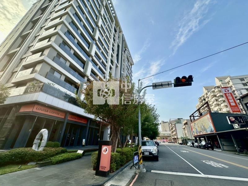 中山醫十三期旁9米面寬72坪建地房屋室內格局與周邊環境