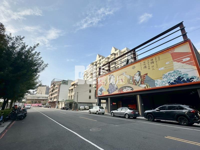 中山醫十三期旁9米面寬72坪建地房屋室內格局與周邊環境