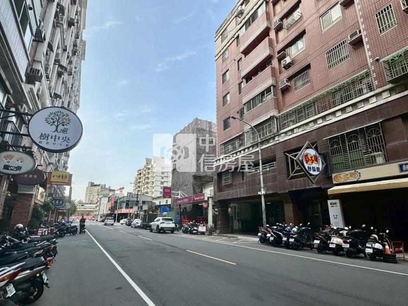 中山醫十三期旁9米面寬72坪建地房屋室內格局與周邊環境